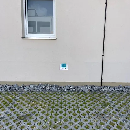 13 Orange Wood Mit Verschiedenen Schlafmoeglichkeiten Apartment