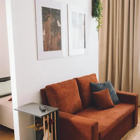 13 Orange Wood Mit Verschiedenen Schlafmoeglichkeiten Amberg
