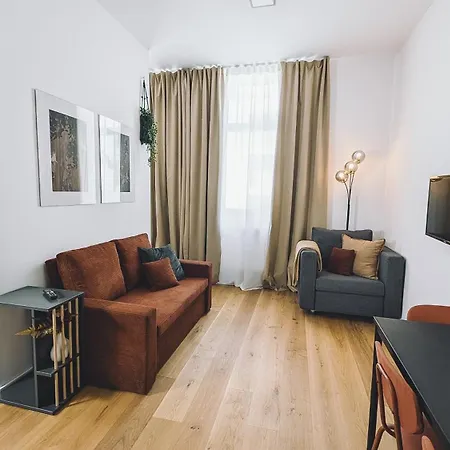 13 Orange Wood Mit Verschiedenen Schlafmoeglichkeiten * Amberg