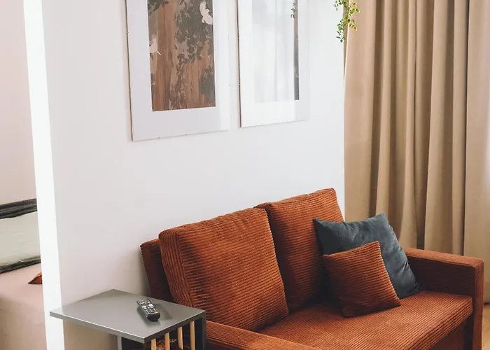 13 Orange Wood Mit Verschiedenen Schlafmoeglichkeiten Amberg